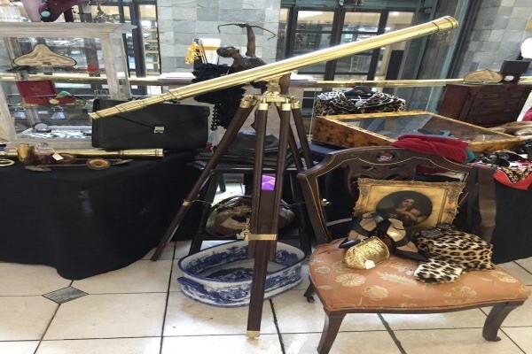 Moonstruck Experience Antiques