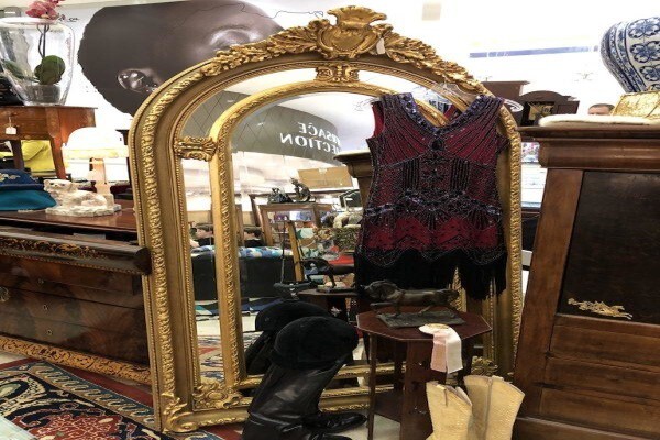 Moonstruck Experience Antiques