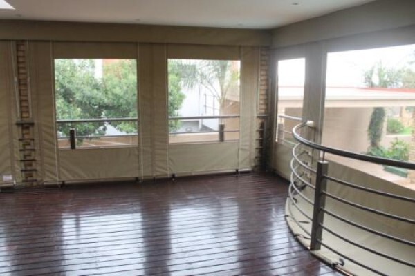 Lapatio Outdoor Blinds CC