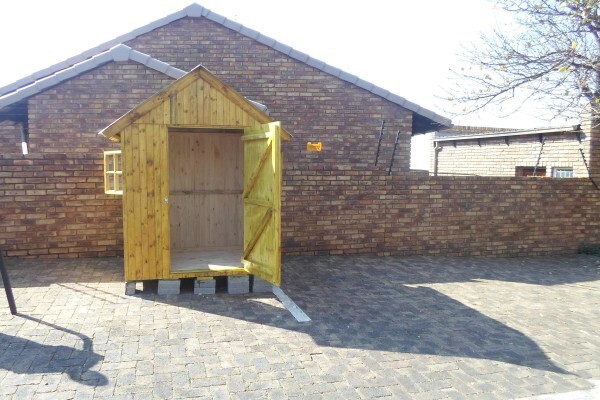 A & M Wendyhouses