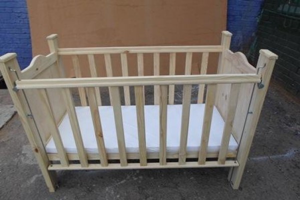 S & B Cabinet Makers