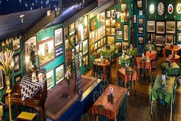 Evita Se Perron Theatre Restaurant