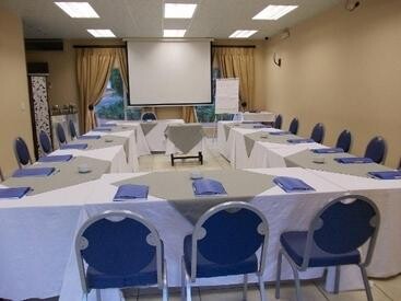 Homestay B & B Guesthouse & Conference Centre
