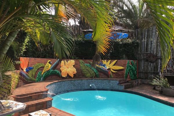 Ansteys Beach Backpackers & Self Catering
