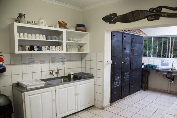 Ansteys Beach Backpackers & Self Catering