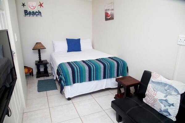 Ansteys Beach Backpackers & Self Catering
