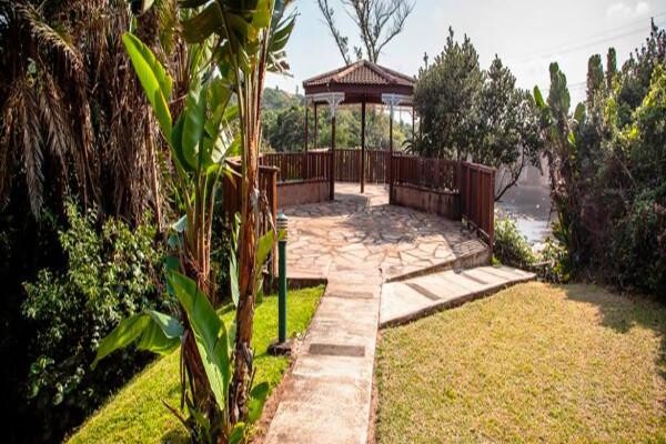 Ellingham Resorts Rocky Bay