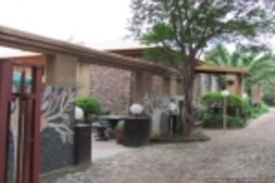Izimbali Lodge & Restaurant