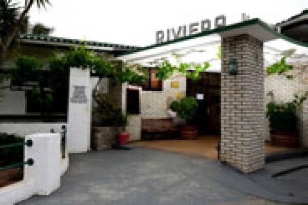 Hoedjiesbaai Hotel