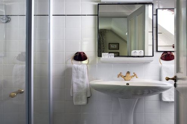 Hotel (Stellenbosch)