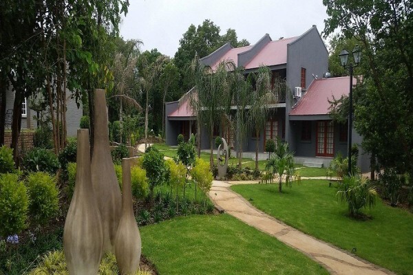 Magalies Manor