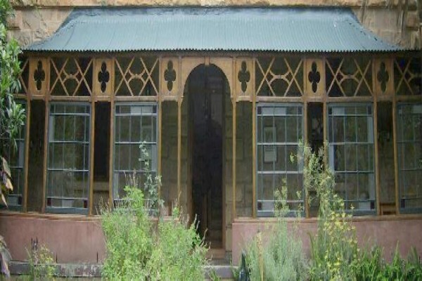 Park House Lodge & Travel Centre