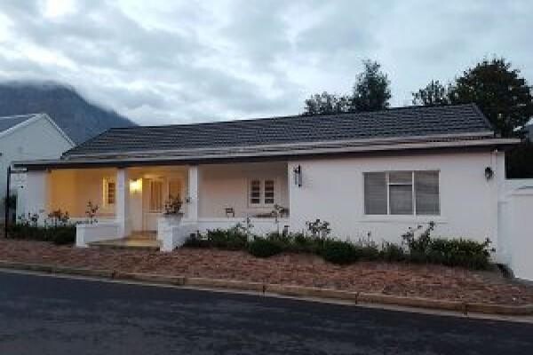 Maison Chablis Guest House