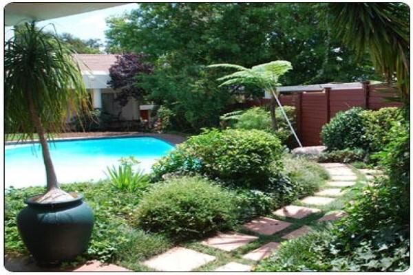 Woodmead Guest Lodge