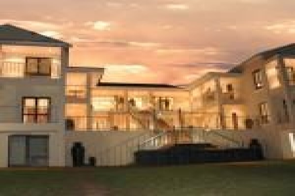 Fourteenth Green Guest Lodge