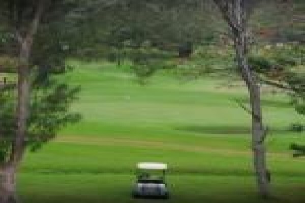 Fourteenth Green Guest Lodge