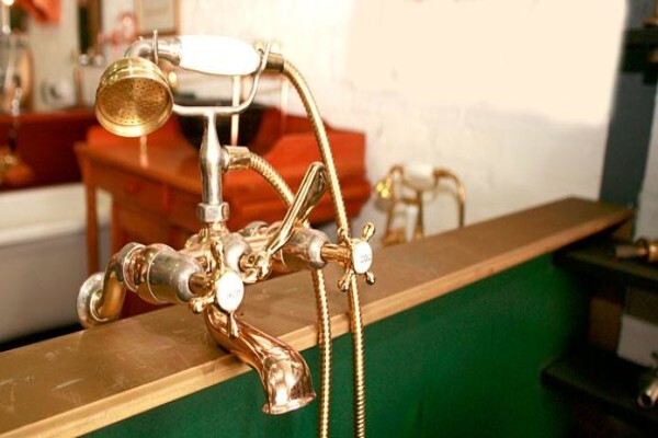 Victorian Side Bathrooms & Accessories