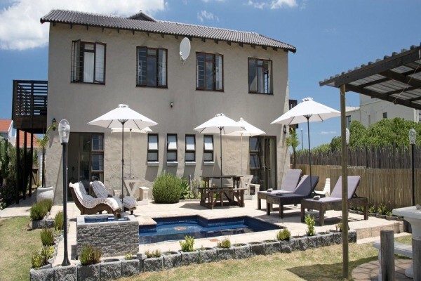 Afrovibe Backpackers Lodge
