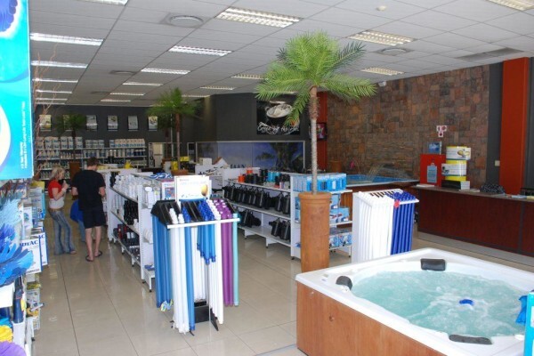Riaan Pool Equipment CC:Frikkie Meyer Boulevard