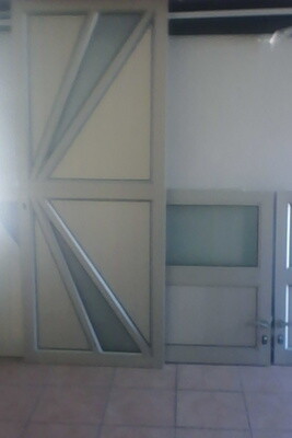 Shantie's Glass & Aluminium