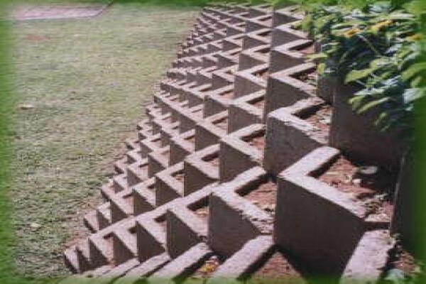 Honeycomb Retaining Systems