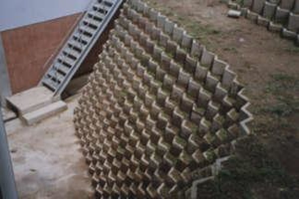 Honeycomb Retaining Systems