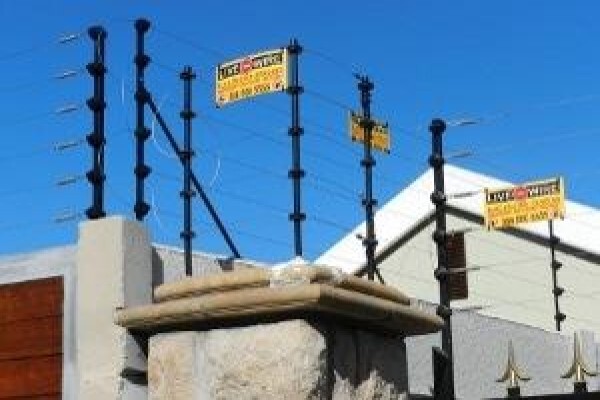 Live Wire Electrified Fencing CC