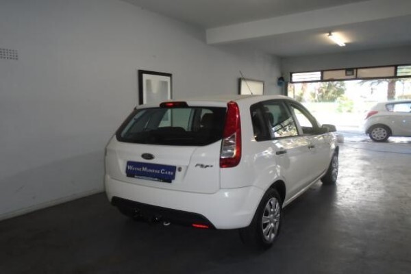 Munroe Wayne Cars CC