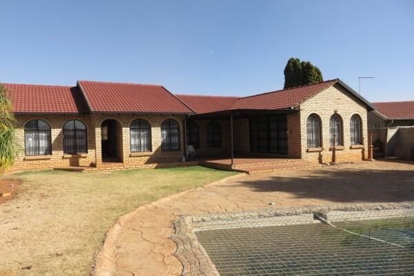 Re/Max Randgro Estate Agents