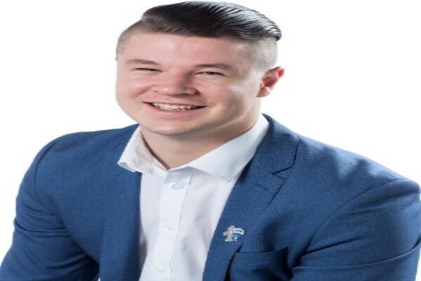 Re/Max Living