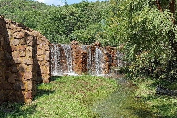 Woodlands Lodge & Conference Centre CC