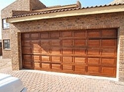 Roos Garage Doors