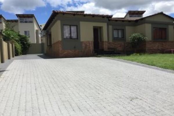 Huizemark Klerskdorp - Estate Agents