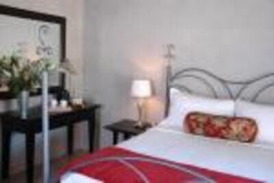 Jemima's Hospitality Bunker On Bailie Guest Lodge