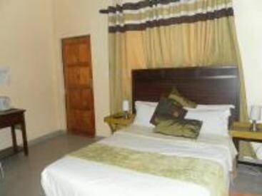 Zet Zet Guest House