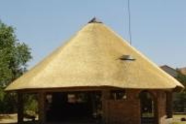 Top Poles & Thatch