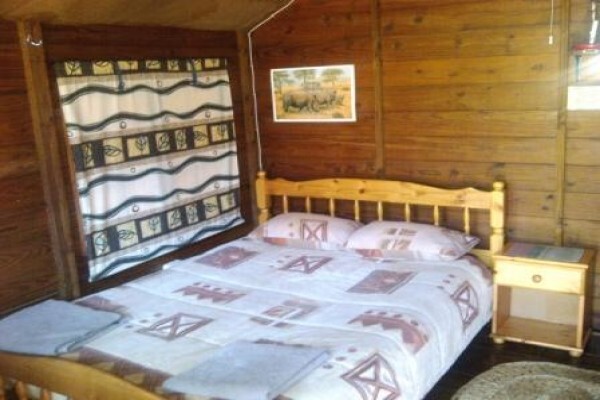 Isinkwe Safaris & Bushcamp