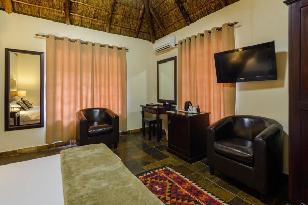 Mongena Game Lodge (Pretoria)