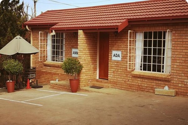 Eddies Self Catering /B&B