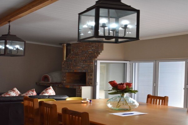 J R Holiday Accommodation:OFFICE