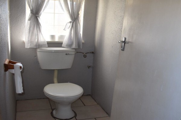J R Holiday Accommodation:OFFICE