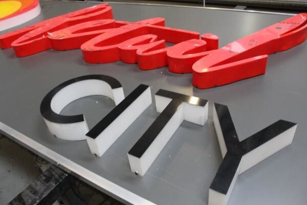 Sign-Tech Neon & Graphics