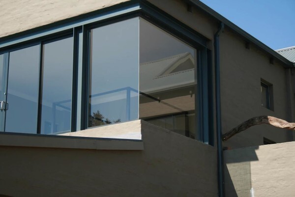 JR Aluminium & Glass
