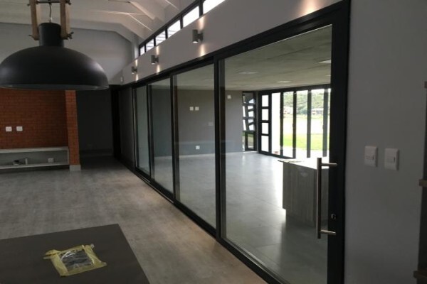JR Aluminium & Glass