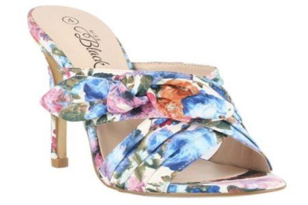 Queue Shoes