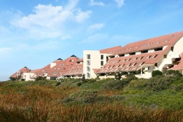 Dolphin Beach Hotel