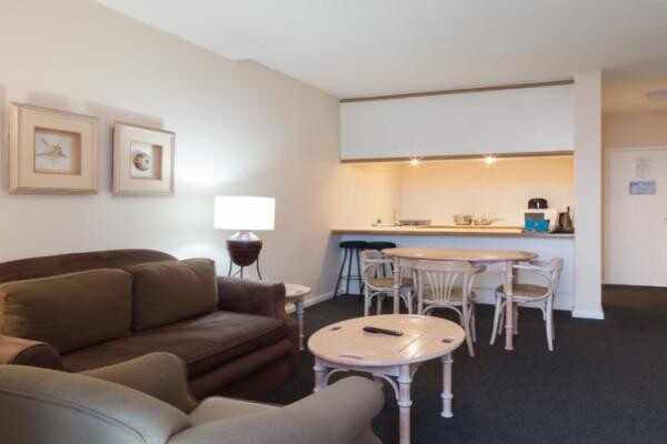 Dolphin Beach Hotel
