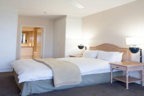 Dolphin Beach Hotel