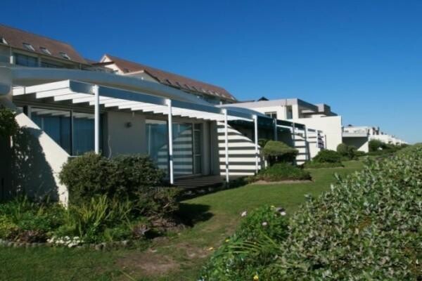Dolphin Beach Hotel
