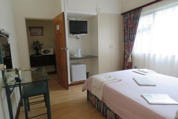Mdoni House Guest Lodge